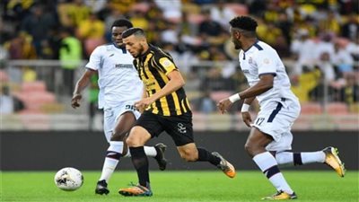 انطلاق المباراة.. الاتحاد السعودي يبدأ مهمة الدفاع عن اللقب أمام الرائد