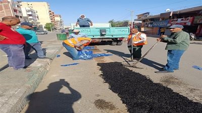 خطة شاملة لترميم وتجديد البنية التحتية للطرق في عدة مناطق بالوادي الجديد 