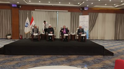 رئيس الإنجيلية ووزير الأوقاف يرفعان شعار المحبة بمؤتمر 