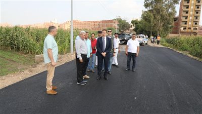   محافظ المنوفية يتفقد أعمال الرصف بمحور ميت خاقان الجديد
