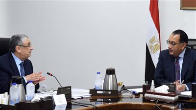مدبولي يلتقى وزير الكهرباء لمتابعة عدد من ملفات العمل 