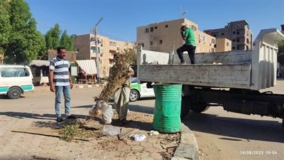 حملات لنظافة الاحياء السكنية في  مدينة الخارجة