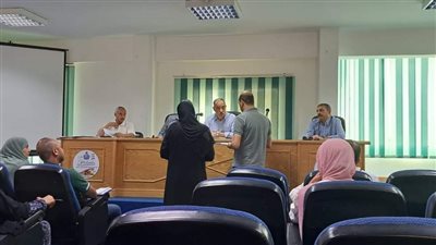 رئيس الغردقة يتابع منظومة النظافة ويناقش 13 طلبا للمواطنين