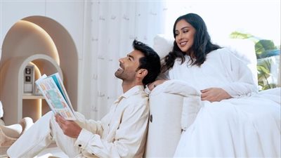 بعد 5 سنوات.. فرح الهادي وزوجها عقيل الرئيسي يستقبلان مولودهما الأول.. شاهد