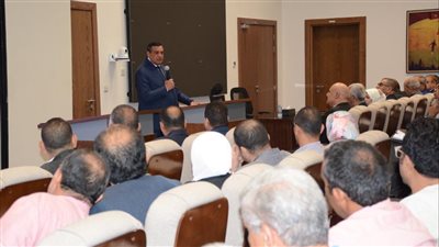 وزير التنمية المحلية يتابع الملفات الخدمية ومشروعات 