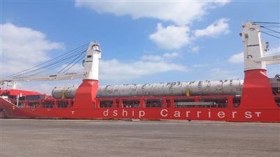 ميناء الأدبية يستقبل سفينتي مثقلات على متنهما 121 طردًا