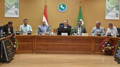 محافظ الشرقية: بحث إمكانية الاستفادة من شباب الخريجين وطلاب الجامعة والنقابات
