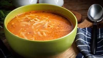 طريقة عمل شوربة الشعيرية الحمراء| تشعرك بالشبع وقت طويل