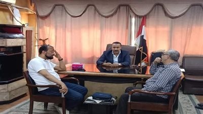 رئيس إقليم وسط الصعيد الثقافي يناقش أوجه التقارب بين أندية الأدب 