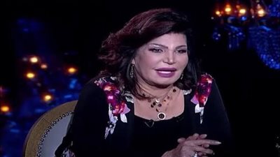 نجوى فؤاد تكشف حقيقة اعتزالها الفن وارتداء الحجاب (فيديو)