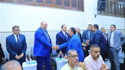 علام يؤدي واجب العزاء في والدة جمال الشخيبي نقيب محامي حلوان