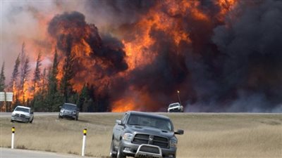 تهديد حقيقي في كندا..  أوامر بإجلاء 20 ألف شخص بسبب حرائق الغابات