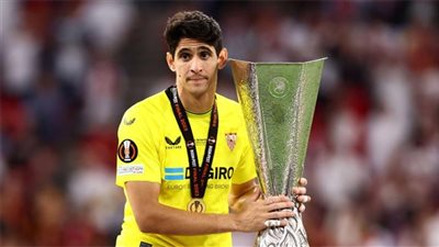 مدرب إشبيلية يؤكد رحيل ياسين بونو للدوري السعودي