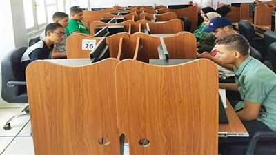 وكيل تعليم الوادى الجديد يتابع سير اختبارات القبول بمدرسة المصرية للاتصالات للتكنولوجيا التطبيقية