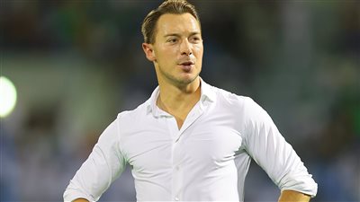 مدرب الأهلي السعودي يراقب اللاعبين بـ GBS