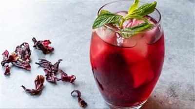 الكركديه.. مشروب بسيط بفوائد صحية مذهلة للجسم
