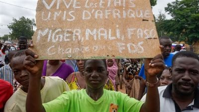 حزب رئيس النيجر المعزول يحذر من نهاية الديمقراطية في إفريقيا