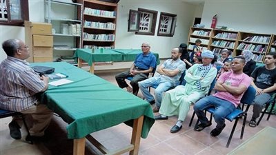 مناقشة قصائد شعرية للأديب ناجح جاد بثقافة ديروط 