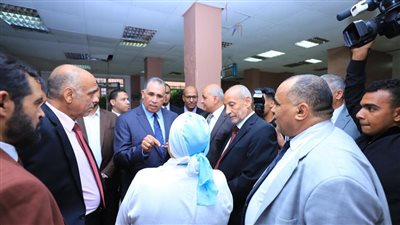 النقيب العام يجري جولة تفقدية لمبنى نقابة محامي السويس..  صور 