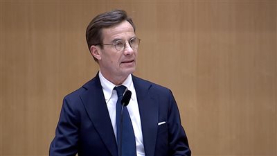 رئيس الوزراء السويدي يدين القصف الصاروخي على مدينة تشيرنيهيف الأوكرانية