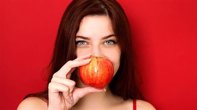 أبرزها السوشي والتفاح.. أطعمة تزيد الشهية