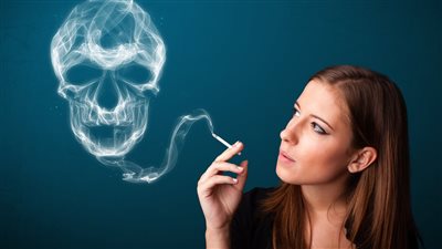 كيف يؤثر التدخين على ضغط الدم والقلب؟.. أطباء يحذرون من كارثة صحية