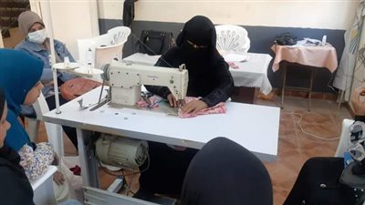 قنا تنظم ورشة تدريبية بنادي الفتاة بمركز شباب النجمة والحمران  