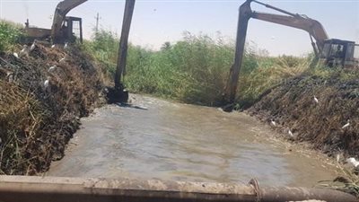 محافظ أسيوط يوجه باستمرار متابعة تبطين الترع وتطهير مخرات السيول