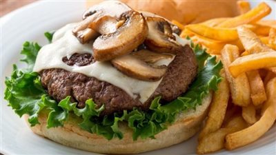 زي المطاعم حضري برجر اللحم بالفطر بطريقة سهلة