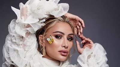 مايا دياب بالكريستال تبرز سحر قوامها (صور)