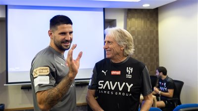 ميتروفيتش يظهر لأول مرة في مران الهلال السعودي