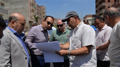 نائب محافظ الإسماعيلية يتفقد عدد من الطرق والمحاور الرئيسية بمركزي التل الكبير
