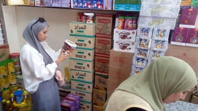 حملة تموينية تحرر عددًا من المخالفات بمركز نجع حمادى