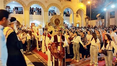 الأقباط يؤدون صلاة عيد العذراء بالشرقية