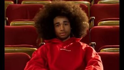 البلوجر الألماني نويل روبنسون يظهر في إعلان قميص الأهلي الجديد