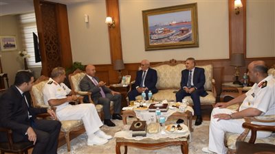 وزير النقل يشهد افتتاح محطة الحاويات الثانية بشرق بورسعيد
