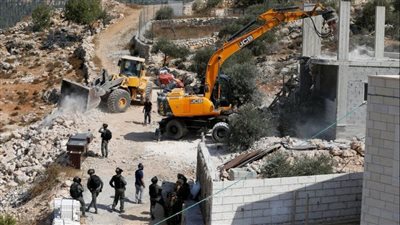 شرطة الاحتلال تهدم منزلا لعائلة فلسطينية في 