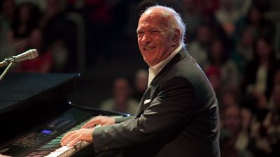 عمر خيرت على موعد مع الجمهور في التجمع الخامس الليلة