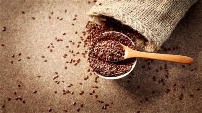 يحارب التجاعيد| اصنعي ماسك بذور الكتان السحري في منزلك