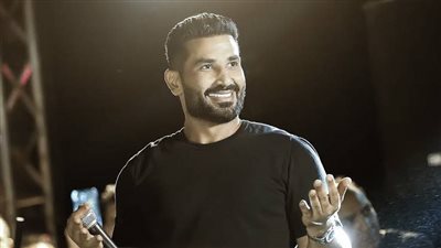 أحمد سعد يحيي حفل غنائي بأحد المولات الشهيرة بالقاهرة 