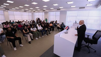 الجامعات الأوروبية في مصر تحتفل بتسلم الطلاب شهادة جامعة لندن