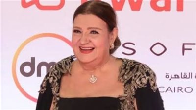 ميمي جمال تشيد بأحمد فهمي .. “كوميديان من الدرجة الأولى”