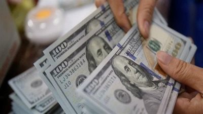 حبس 5 أشخاص بتهمة الاتجار بالنقد الأجنبي