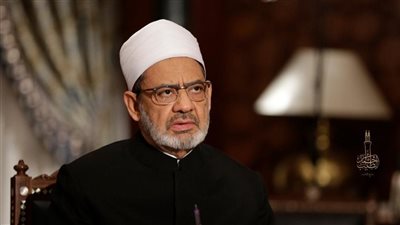 شيخ الأزهر يوجِّه بمضاعفة إعانة شهر سبتمبر