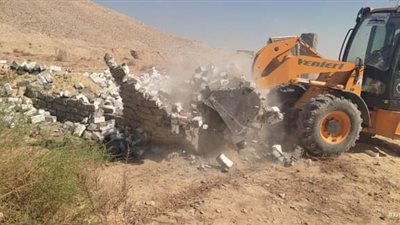 إزالة فورية لحالة تعد على أملاك الدولة بقرية أبنود بقنا 