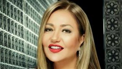 ليلى علوي تعتذر عن تكريم مهرجان المسرح التجريبي 