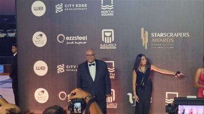 بيومي فؤاد يصل مهرجان القاهرة للدراما 