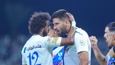 الهلال يتقدم على الرائد بهدف ميتروفيتش في الشوط الأول 