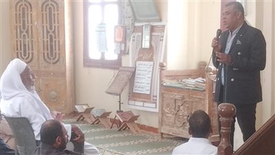 لقاءات جماهيرية مع المواطنين بالوحدات القروية لمركز الخارجة بالوادي الجديد