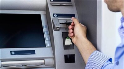 خطوات للتعامل مع ماكينة الـ«ATM» أثناء سحب المرتب وانقطاع الكهرباء 